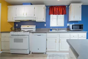 11401 Topanga Canyon, Chatsworth, CA 91311 - Photo 18