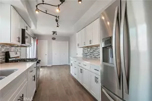 9946 Owensmouth, Chatsworth, CA 91311 - Photo 6