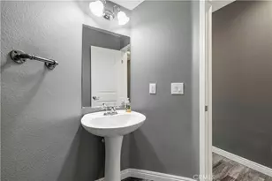 19354 Laroda, Saugus, CA 91350 - Photo 20