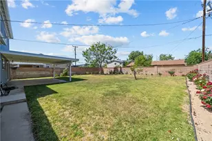 22337 Los Tigres Dr, Saugus, CA 91350 - Photo 32