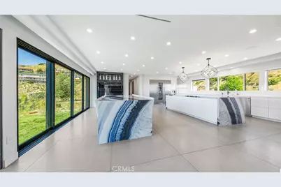 1001 Via Alta, Burbank, CA 91501 - Photo 4