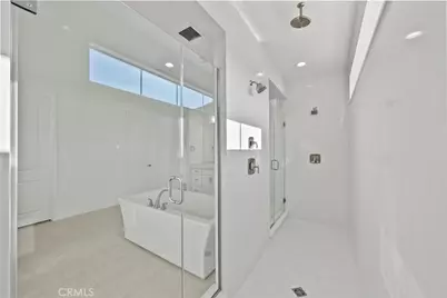 8327 N Mariposa Court, Canoga Park, CA 91304 - Photo 18