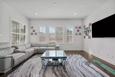 8327 N Mariposa Court, Canoga Park, CA 91304 - Photo 32