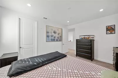 8327 N Mariposa Court, Canoga Park, CA 91304 - Photo 22