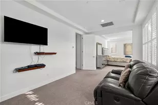 8327 N Mariposa Ct, Canoga Park, CA 91304 - Photo 6