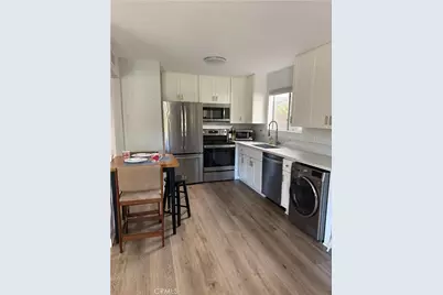 351 Chestnut Hill Court #16, Thousand Oaks, CA 91360 - Photo 2