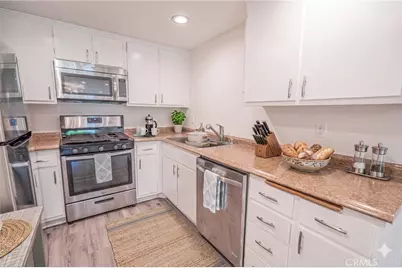 1342 E Hillcrest #17, Thousand Oaks, CA 91362 - Photo 4