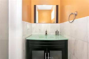 20925 Almazan Rd, Woodland Hills, CA 91364 - Photo 30