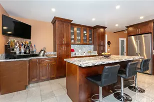 20925 Almazan Rd, Woodland Hills, CA 91364 - Photo 10