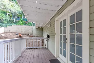 20925 Almazan Rd, Woodland Hills, CA 91364 - Photo 36