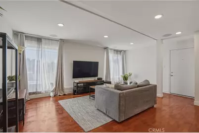 6151 Reseda Boulevard #13, Tarzana, CA 91335 - Photo 4