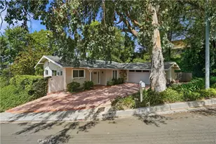 4820 Dunman, Woodland Hills, CA 91364 - Photo 2