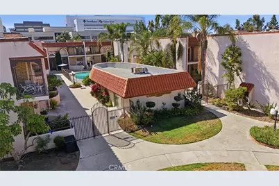 5477 Nestle Avenue #11, Tarzana, CA 91356 - Photo 2