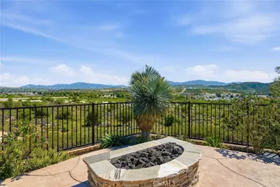 26492 Township Street, Saugus, CA 91350 - Photo 44