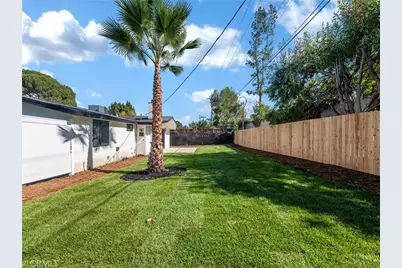 20528 Hamlin Street, Winnetka, CA 91306 - Photo 16