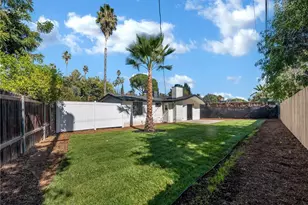 20528 Hamlin St, Winnetka, CA 91306 - Photo 18