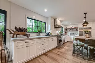 1079 Powderhorn Ct, Oak Park, CA 91377 - Photo 8