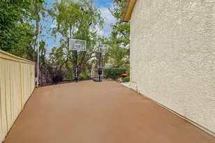 1079 Powderhorn Ct, Oak Park, CA 91377 - Photo 48