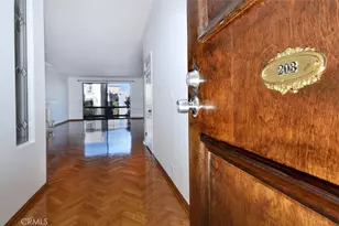 11560 Moorpark St, Studio City, CA 91602 - Photo 2