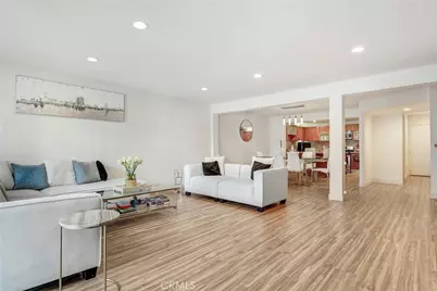 18324 Clark #119, Tarzana, CA 91356 - Photo 4