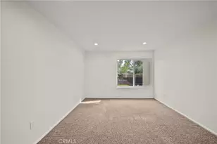 23515 Lyons, Valencia, CA 91355 - Photo 16