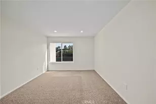 23515 Lyons, Valencia, CA 91355 - Photo 20