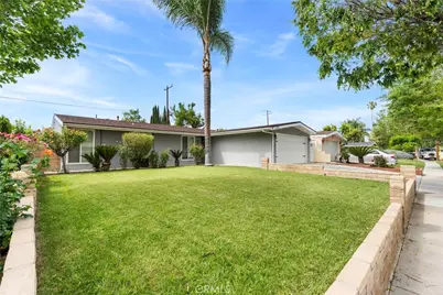 19124 Drycliff Street, Canyon Country, CA 91351 - Photo 2
