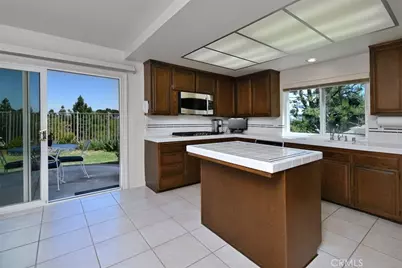 19970 Greenbriar Drive, Tarzana, CA 91356 - Photo 28