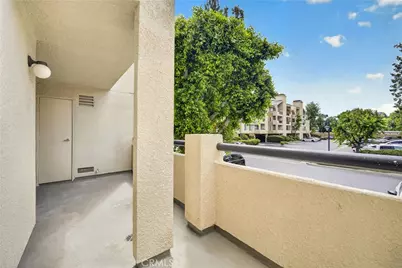 5520 Owensmouth Avenue #103, Woodland Hills, CA 91367 - Photo 8