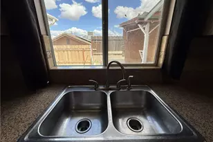 407 E St, Taft, CA 93268 - Photo 16