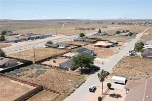 10416 Peach Ave, California City, CA 93505 - Photo 34