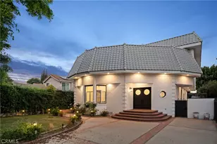 14713 Valleyheart Dr, Sherman Oaks, CA 91403 - Photo 2