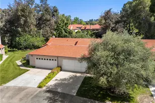 19958 Ave Of The Oaks, Newhall, CA 91321 - Photo 18
