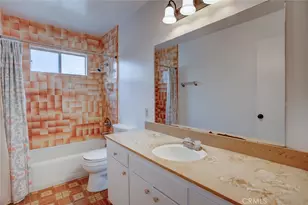 27431 Arriola Ave, Saugus, CA 91350 - Photo 20