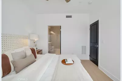 10832 W Riverton Court, Toluca Lake, CA 91602 - Photo 12