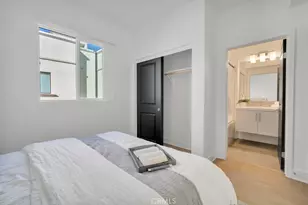 10832 W Riverton Ct, Toluca Lake, CA 91602 - Photo 18