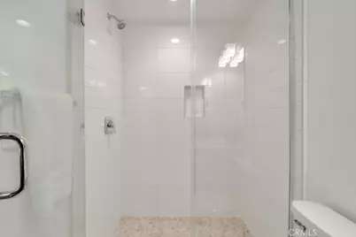 10832 W Riverton Court, Toluca Lake, CA 91602 - Photo 24