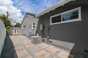22031 Galvez St, Woodland Hills, CA 91364 - Photo 32