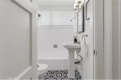 14335 Magnolia Bl, Sherman Oaks, CA 91423 - Photo 24