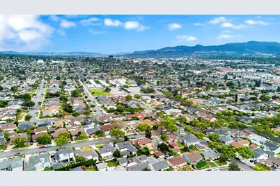 633 Groton Drive, Burbank, CA 91504 - Photo 44