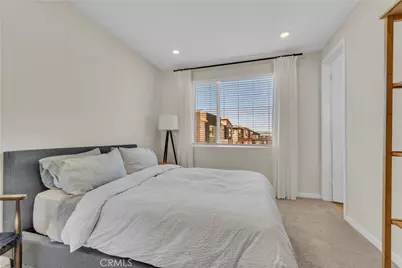 27582 Manzanita, Valencia, CA 91381 - Photo 32