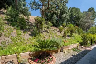 9735 Via Roma, Burbank, CA 91504 - Photo 4