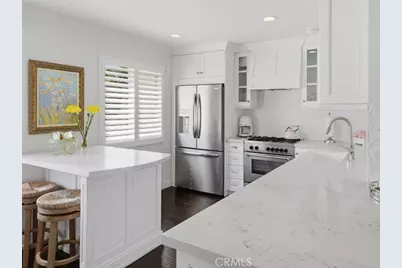 9735 Via Roma, Burbank, CA 91504 - Photo 10