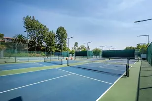 9735 Via Roma, Burbank, CA 91504 - Photo 32