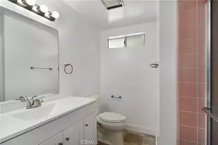 22548 Waterbury St, Woodland Hills, CA 91364 - Photo 26
