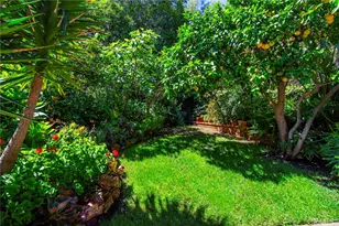 22548 Waterbury St, Woodland Hills, CA 91364 - Photo 42