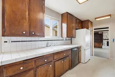 9610 Natick, North Hills, CA 91343 - Photo 14