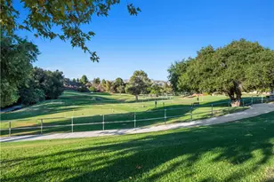 26835 Ave Of The Oaks, Newhall, CA 91321 - Photo 24