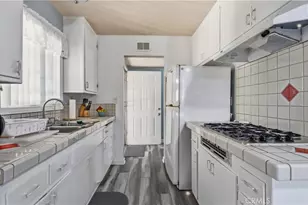 11474 Gladstone, Sylmar, CA 91342 - Photo 6