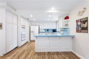 10983 Topeka Dr, Northridge, CA 91326 - Photo 12